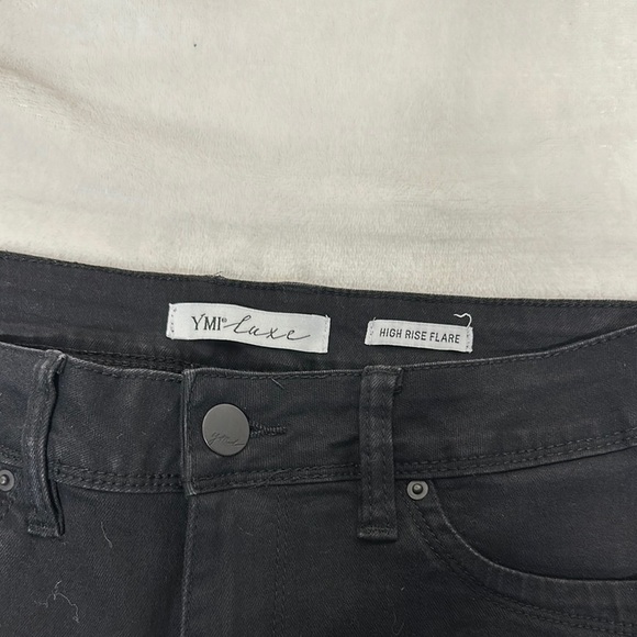 YMI Black Straight Leg Jeans Modern Minimalist Style - Picture 2 of 9